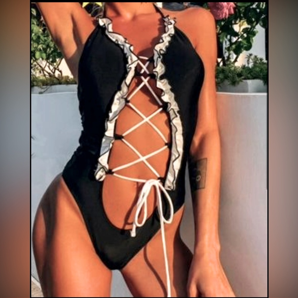 NEW Black & White One Piece Ruffle Swimsuit Size L